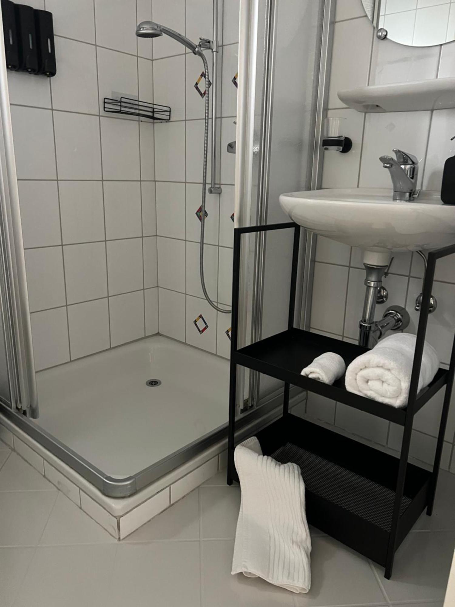 Black&White Apartment Uzwil エクステリア 写真